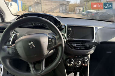 Хэтчбек Peugeot 208 2016 в 