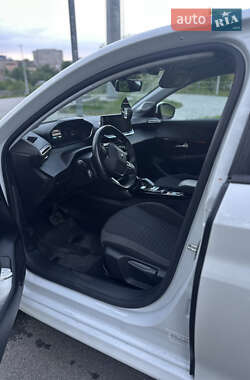 Хетчбек Peugeot 208 2020 в 