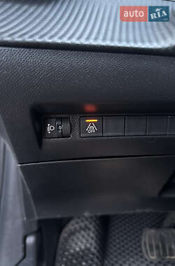 Хетчбек Peugeot 208 2020 в 