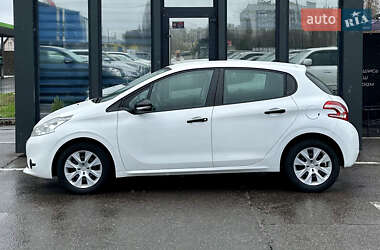 Хэтчбек Peugeot 208 2014 в 