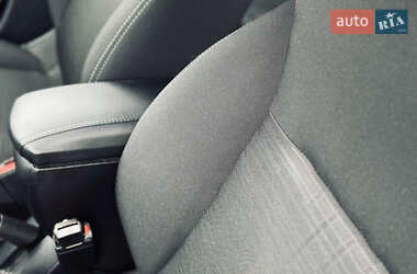 Хэтчбек Peugeot 208 2014 в 