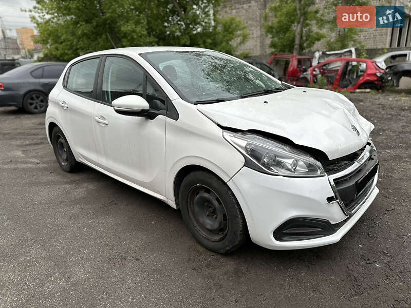 Хетчбек Peugeot 208 2019 в 