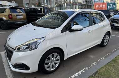 Хэтчбек Peugeot 208 2018 в Киеве