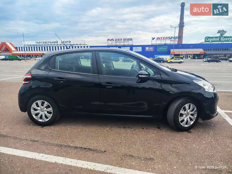 Хетчбек Peugeot 208 2013 в Львові