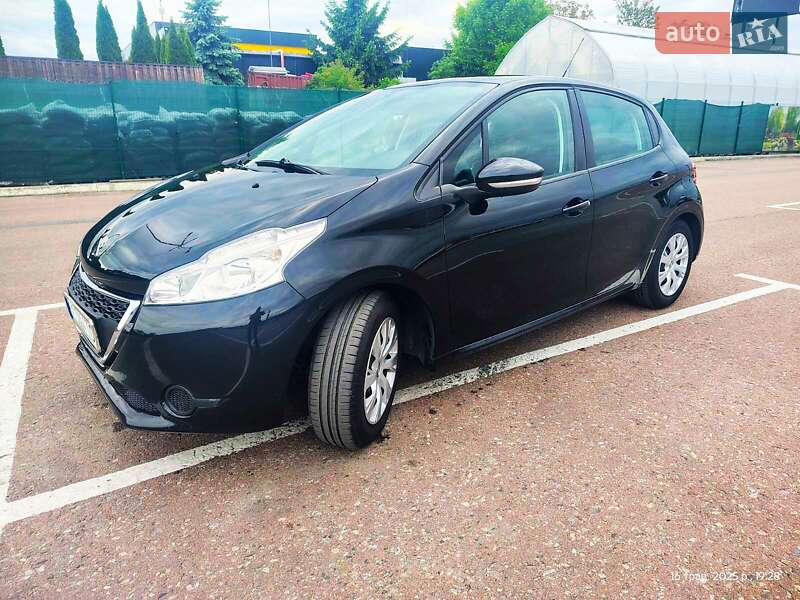 Хетчбек Peugeot 208 2013 в Львові