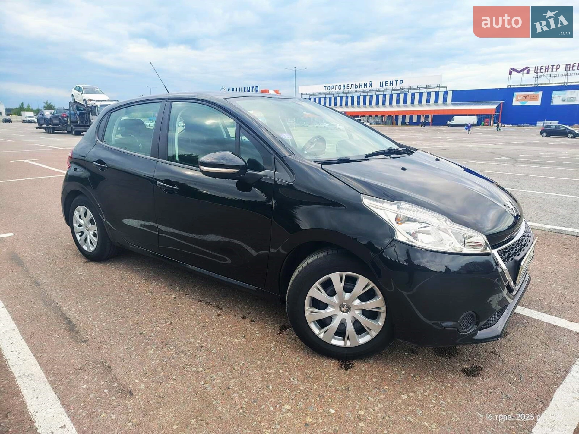 2013 Peugeot 208 - мініатюра 8