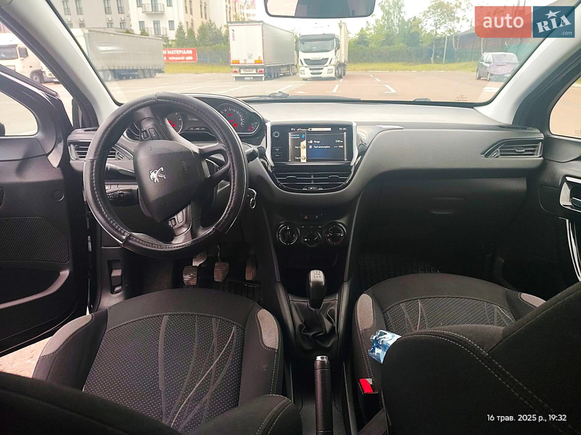 2013 Peugeot 208 - мініатюра 12