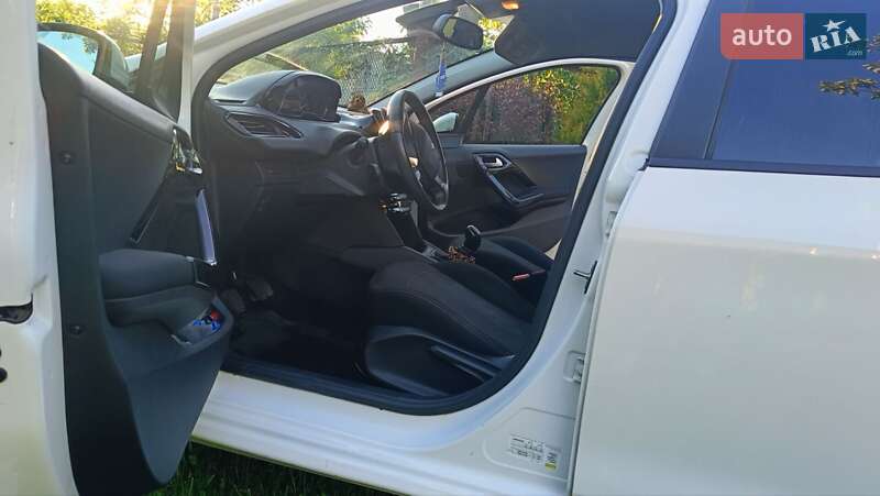Хетчбек Peugeot 208 2019 в Львові фото 4 Хетчбек Peugeot 208 2019 в Львові