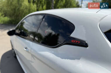 Хетчбек Peugeot 208 2013 в 