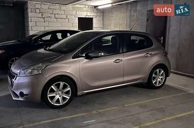 Хэтчбек Peugeot 208 2012 в Львове