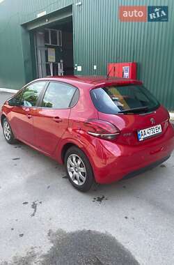 Хетчбек Peugeot 208 2016 в 