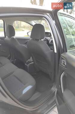 Хэтчбек Peugeot 208 2014 в 