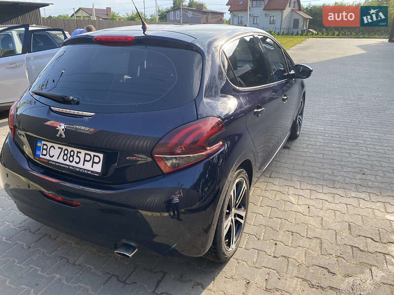 Хетчбек Peugeot 208 2016 в Львові