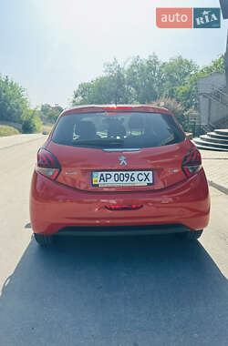 Хэтчбек Peugeot 208 2016 в 