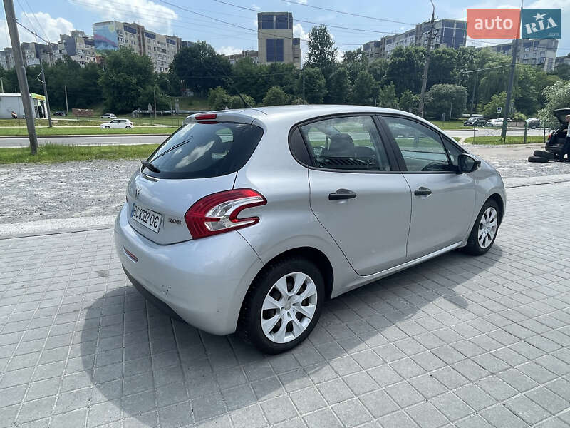 Хетчбек Peugeot 208 2014 в Львові