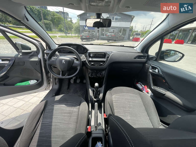 Хетчбек Peugeot 208 2014 в Львові