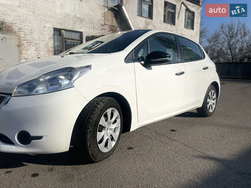 Хэтчбек Peugeot 208 2014 в Кременчуге