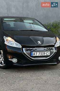 Хэтчбек Peugeot 208 2013 в 