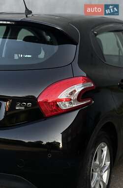 Хэтчбек Peugeot 208 2013 в 