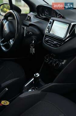 Хэтчбек Peugeot 208 2013 в 