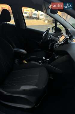 Хэтчбек Peugeot 208 2013 в 