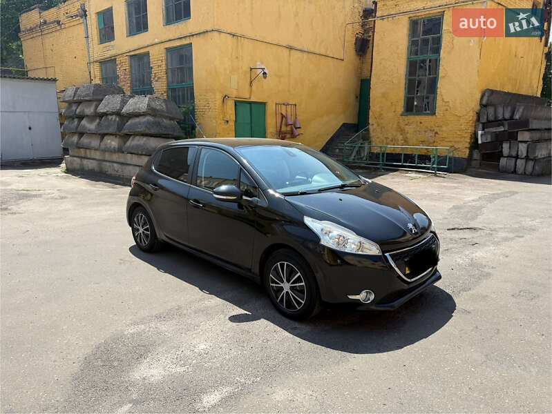 Peugeot 208 2013
