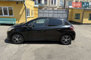Хетчбек Peugeot 208 2013 в 
