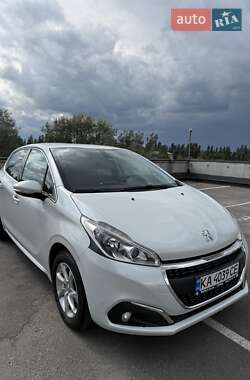 Хетчбек Peugeot 208 2016 в Києві