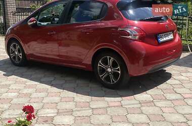 Хэтчбек Peugeot 208 2014 в Львове