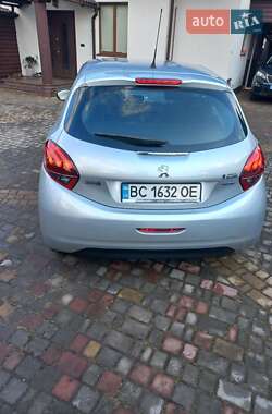 Хетчбек Peugeot 208 2015 в 