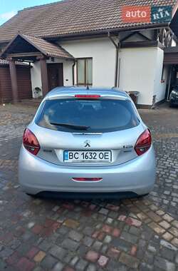 Хетчбек Peugeot 208 2015 в 