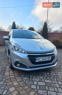 Хетчбек Peugeot 208 2015 в 