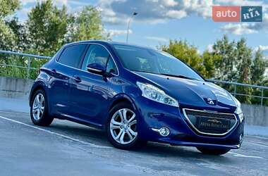 Хэтчбек Peugeot 208 2013 в Киеве