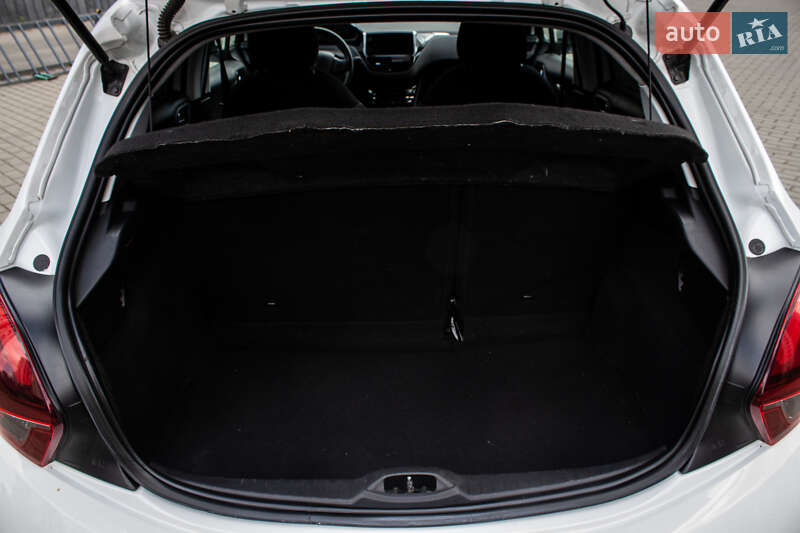 Хэтчбек Peugeot 208 2018 в Львове фото 26 Хэтчбек Peugeot 208 2018 в Львове