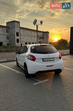 Хэтчбек Peugeot 208 2013 в Виннице