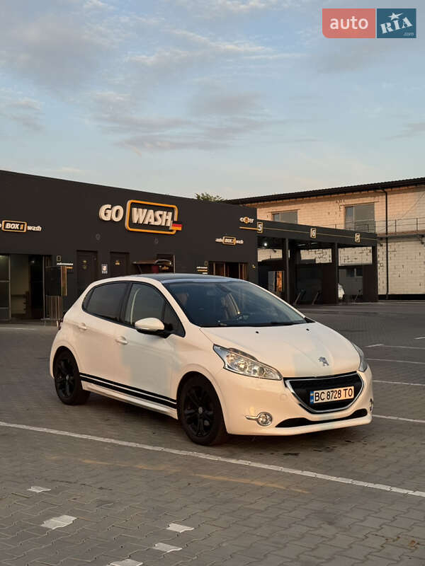 Хэтчбек Peugeot 208 2013 в Виннице