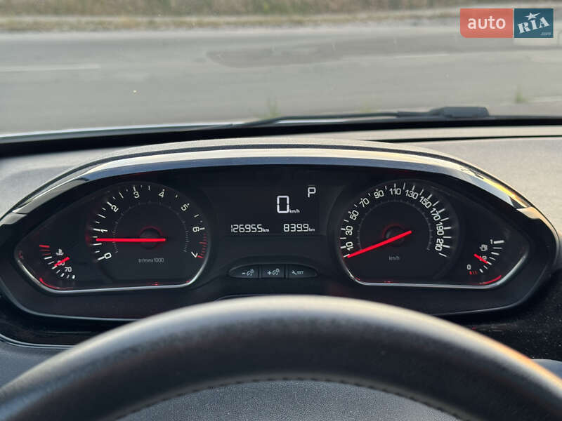 Хэтчбек Peugeot 208 2013 в Виннице