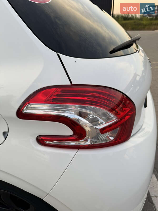 Хэтчбек Peugeot 208 2013 в Виннице