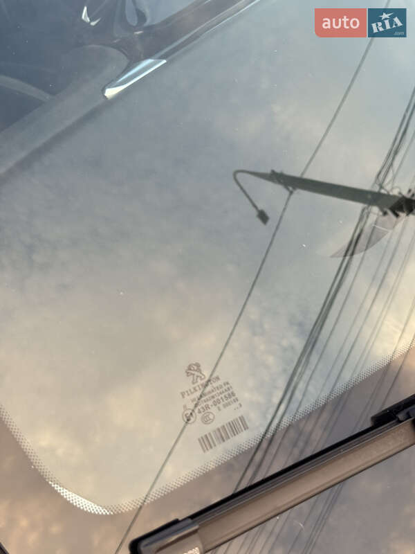 Хэтчбек Peugeot 208 2013 в Виннице