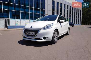 Хетчбек Peugeot 208 2014 в Кривому Розі
