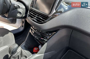Хэтчбек Peugeot 208 2013 в 
