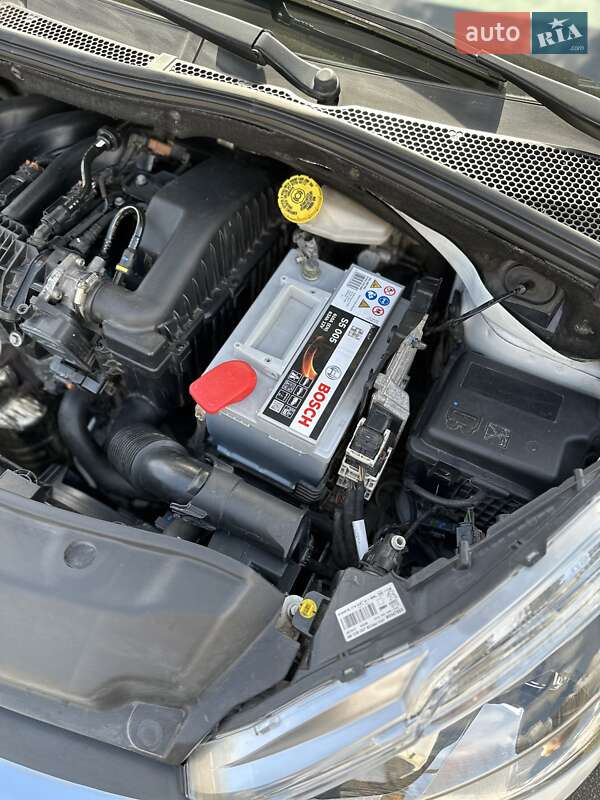 Хэтчбек Peugeot 208 2017 в Киеве