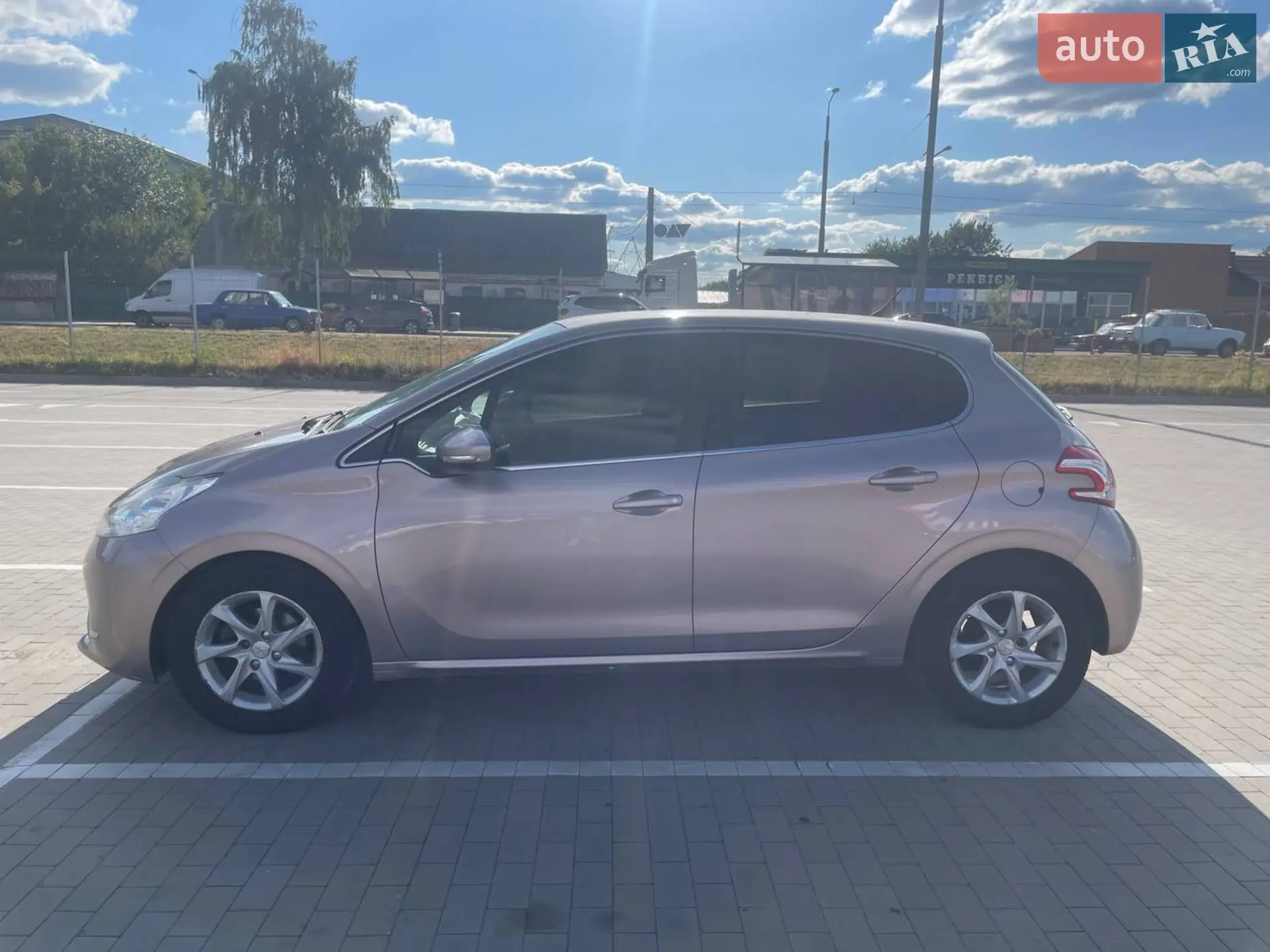 2013 Peugeot 208 - мініатюра 6