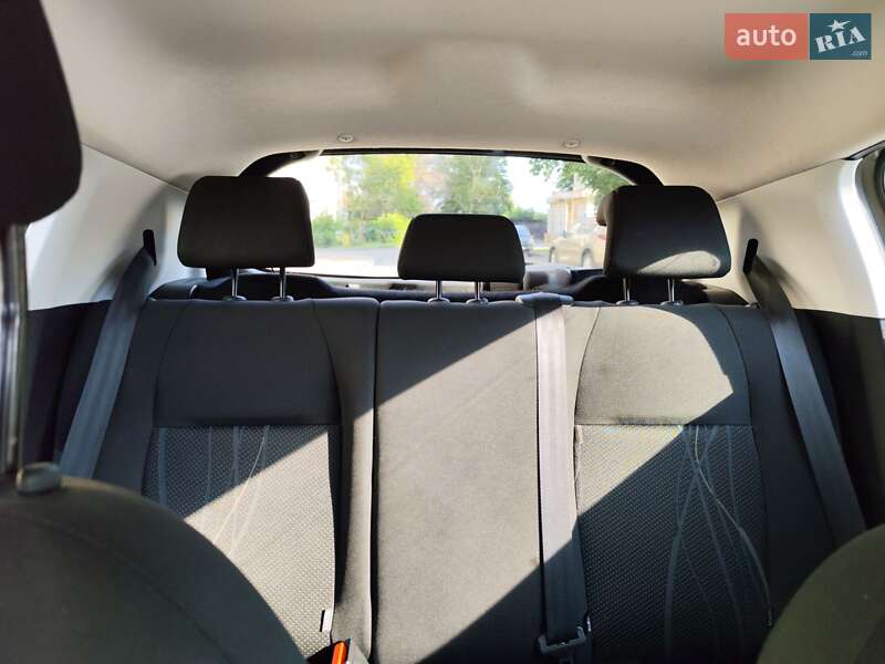 Хетчбек Peugeot 208 2013 в Звягелі