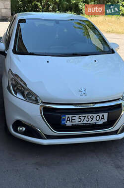 Хетчбек Peugeot 208 2016 в Кривому Розі