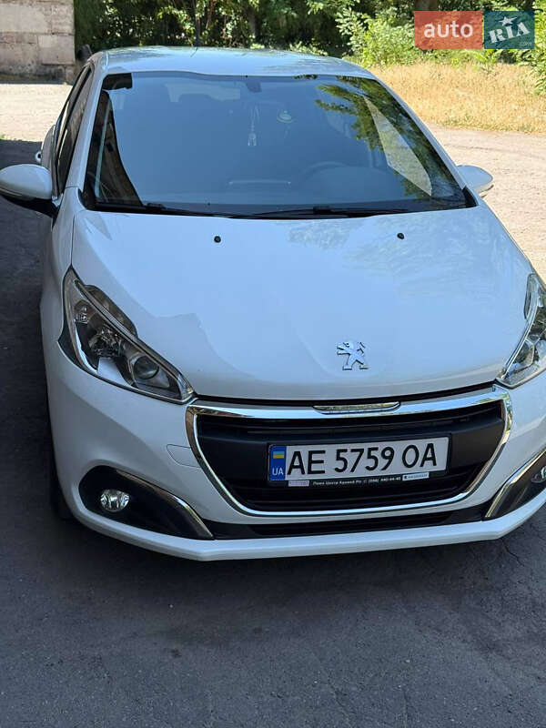 Peugeot 208 2016