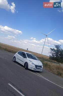 Хэтчбек Peugeot 208 2013 в Харькове
