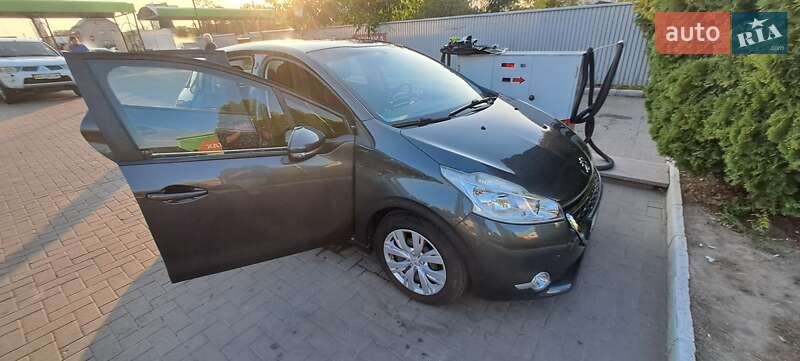 Хетчбек Peugeot 208 2012 в Івано-Франківську фото 6 Хетчбек Peugeot 208 2012 в Івано-Франківську