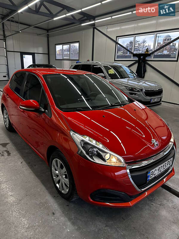 Хетчбек Peugeot 208 2015 в Львові