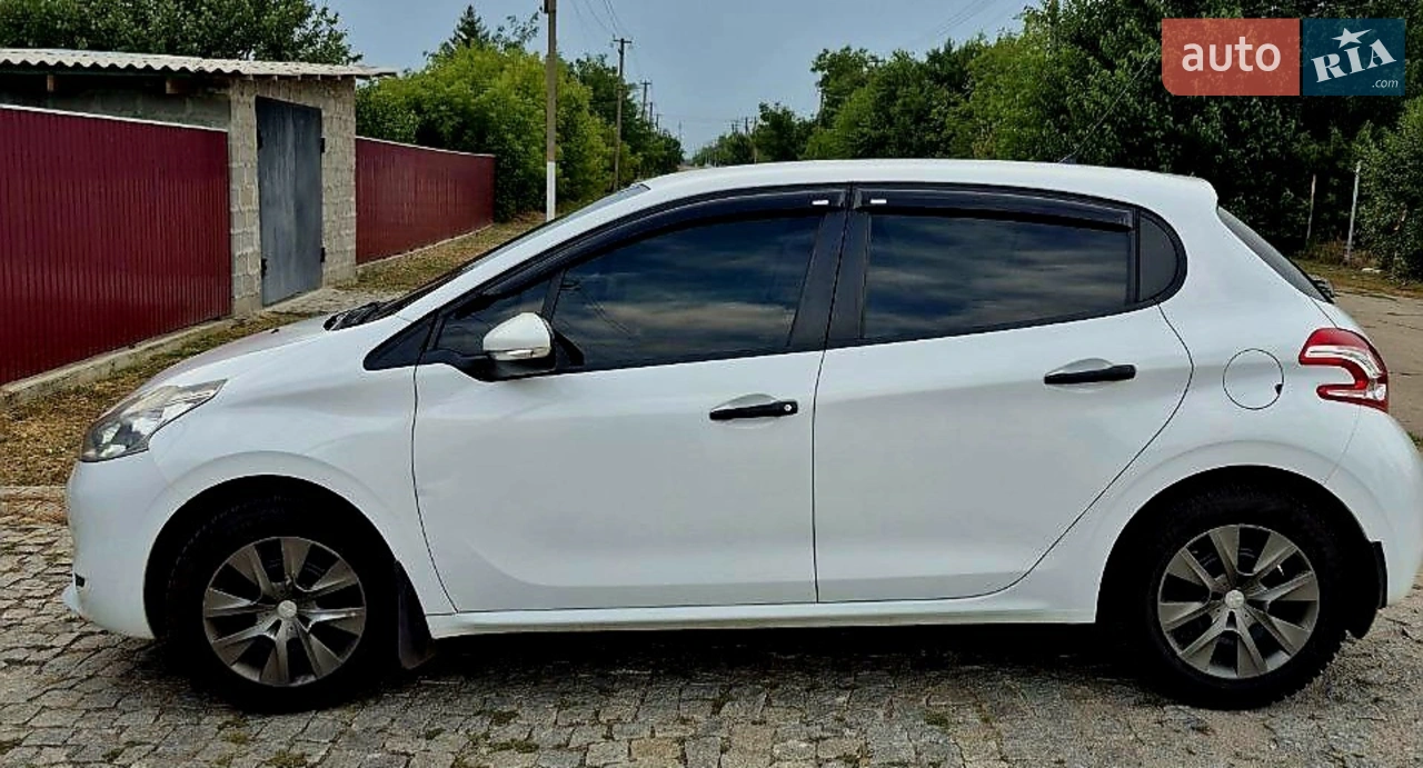 2014 Peugeot 208 - мініатюра 18
